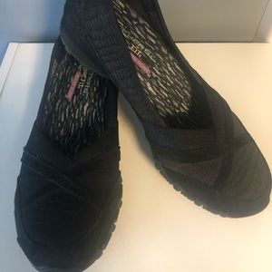 Sketchers relaxed fit air cooled memory foam shoes